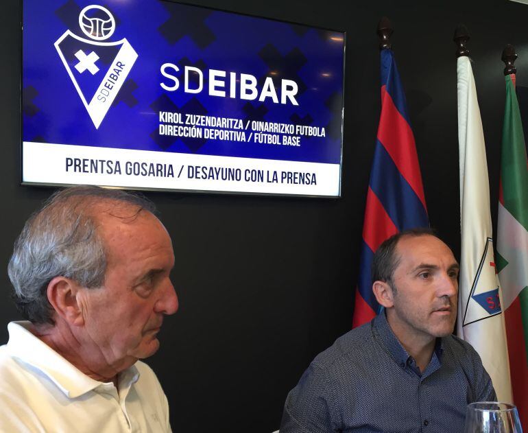 José Mari Arrizabalaga (Vicepresidente) y Fran Garagarza (Director Deportivo) en el desayuno informativo de Ipurua