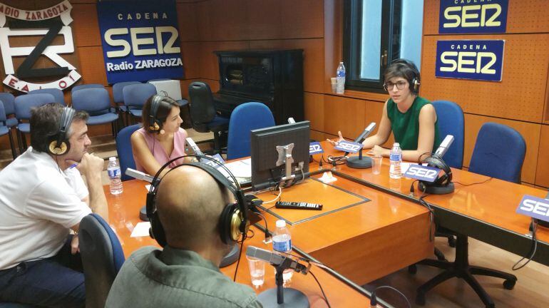 Violeta Barba, en la REbotica de Radio Zaragoza.