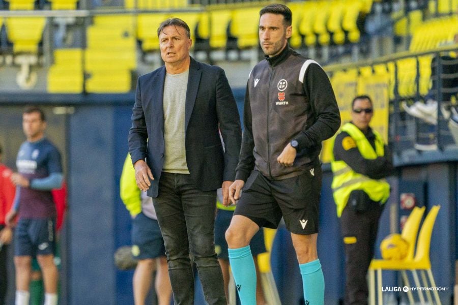 Cristóbal Parralo, en La Cerámica durante el Villarreal B-Racing (foto: LaLiga Hypermotion)