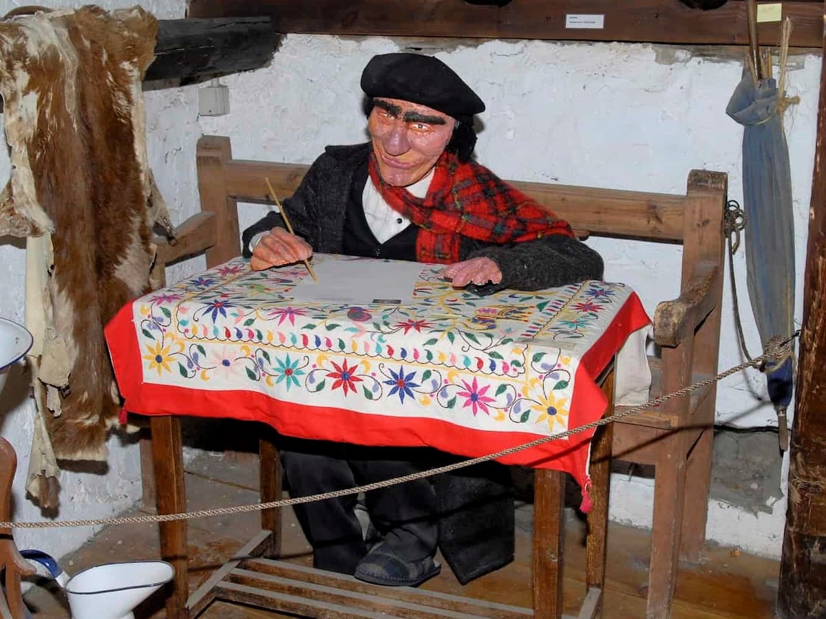 “Pedrón” el duende del Museo "Ángel Orensanz y Artes de Serrablo" cumple 25 años