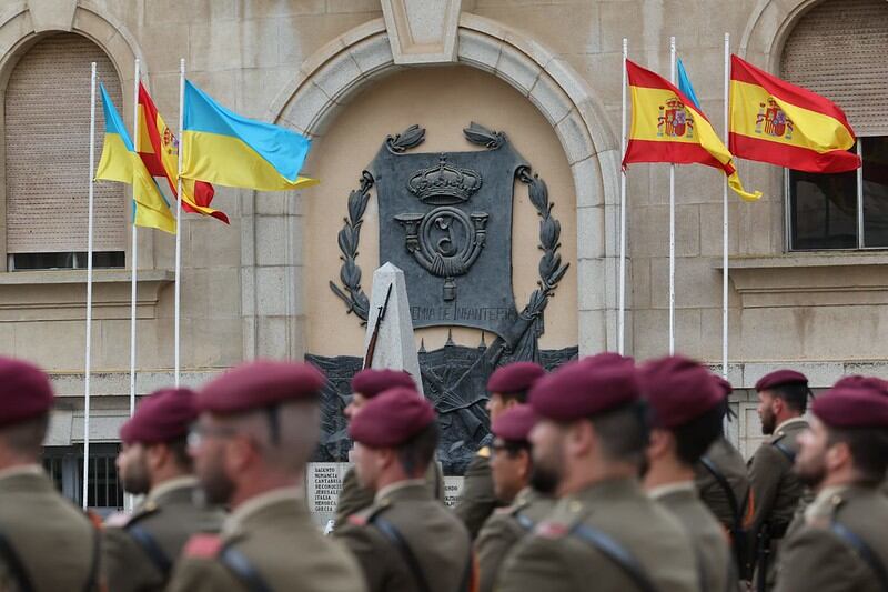 Acto de homenaje a los civiles y militares caídos en la guerra de Ucrania celebrado ayer en la Academia de Infantería de Toledo