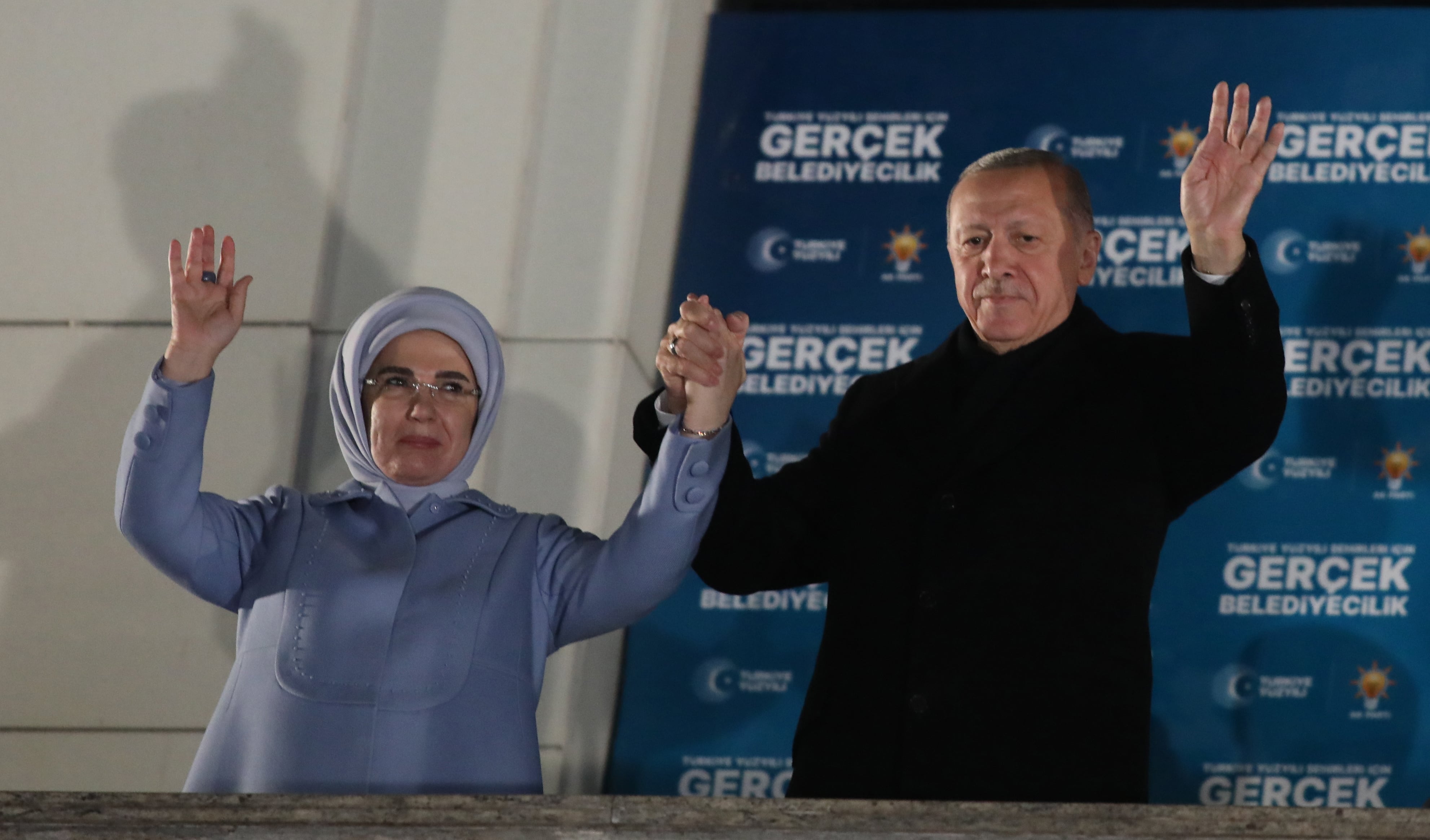 El presidente turco Recep Tayyip Erdogan con su mujer. EFE/EPA/NECATI SAVAS