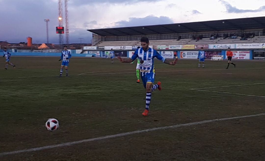 Rubiato, en una acción de ataque, fue el autor del único tanto del partido.