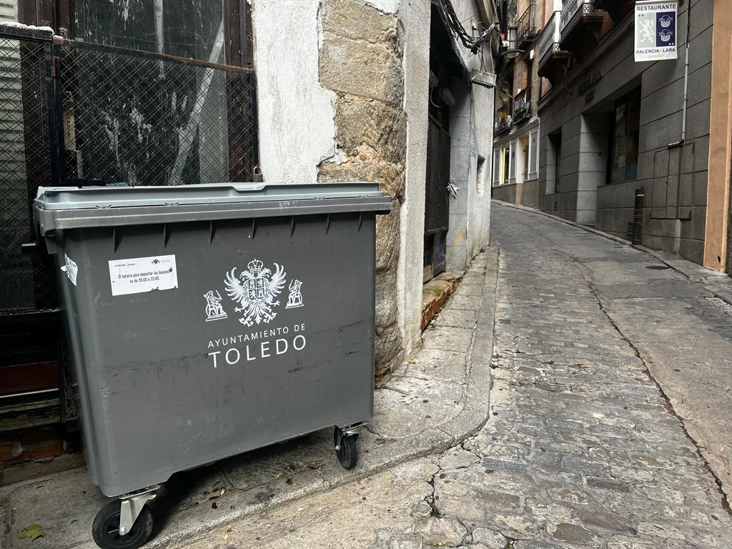 Imagen de uno de los contenedores permanentes, ubicado en el Casco Histórico de Toledo