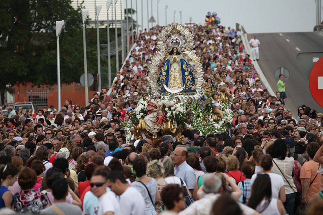 La &quot;bajada&quot; de la Virgen de los Ángeles cada 21 de mayo congrega a a decenas de miles de getafense.