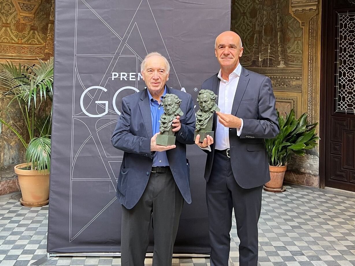 Fernando Méndez Leite junto al alcalde de Sevilla, Antonio Muñoz / ACADEMIA DE CINE