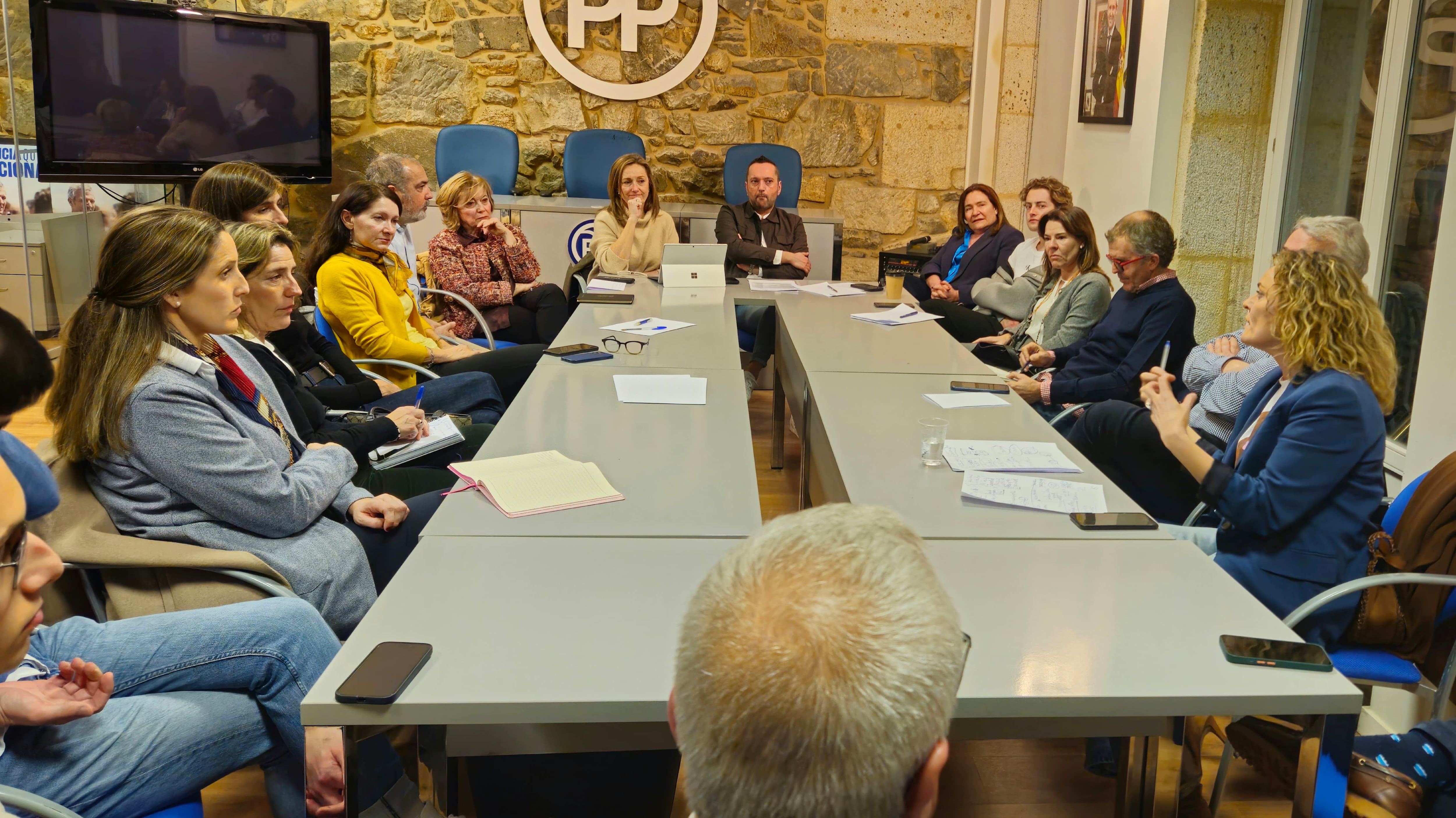 Primera reunión del comité ejecutivo.