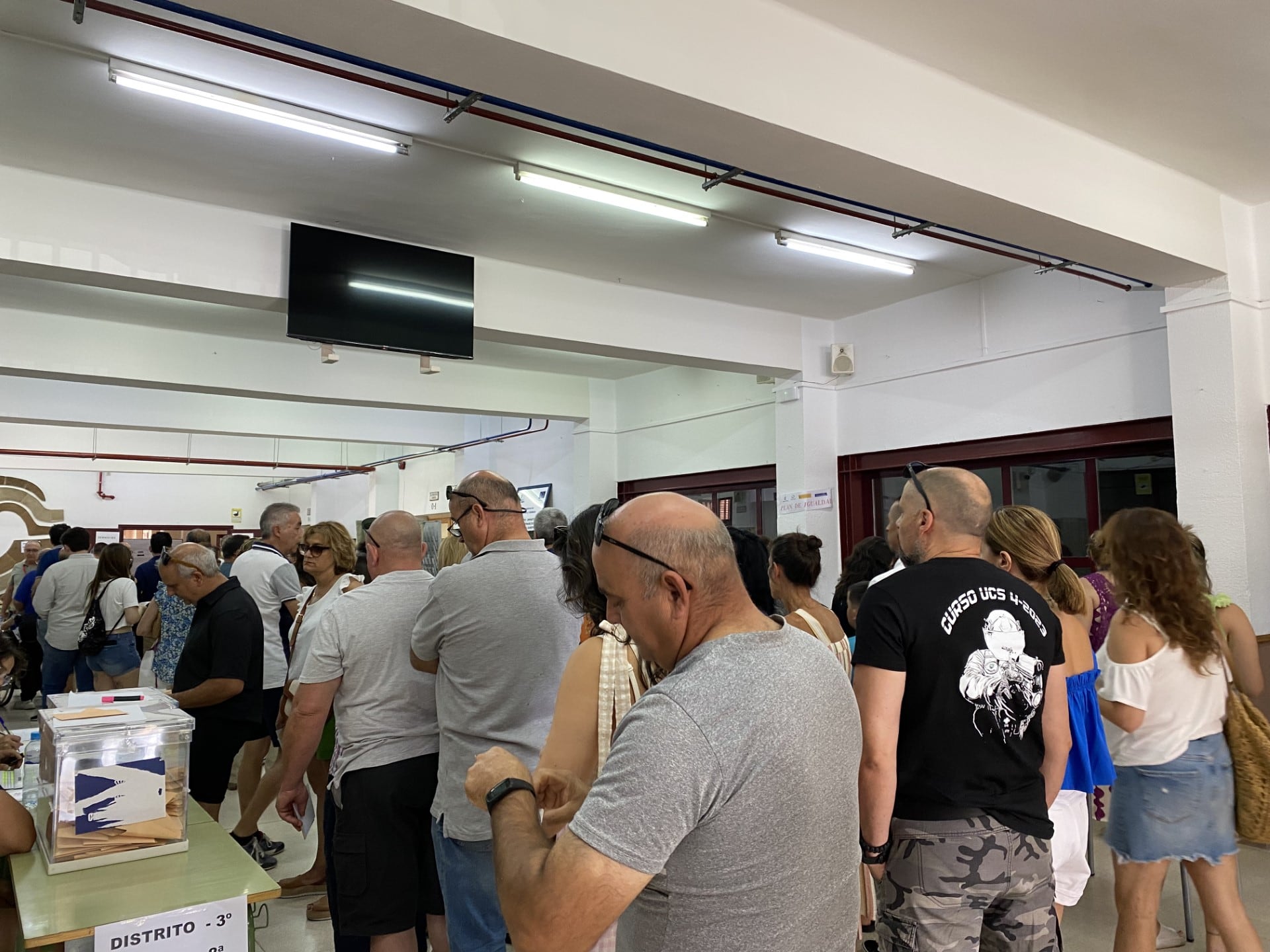 El instituto Juan Antonio Castro fue uno de los colegios electorales/David Engenios