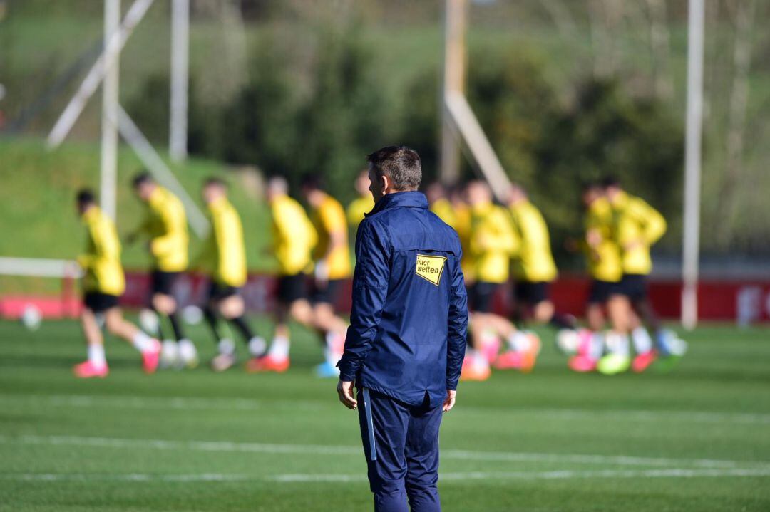 Djukic dirige el entrenamiento rojiblanco a puerta cerrada