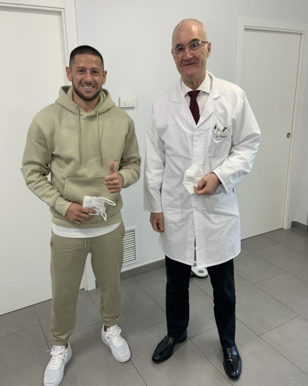 Javier Acuña junto al Dr. Ripoll