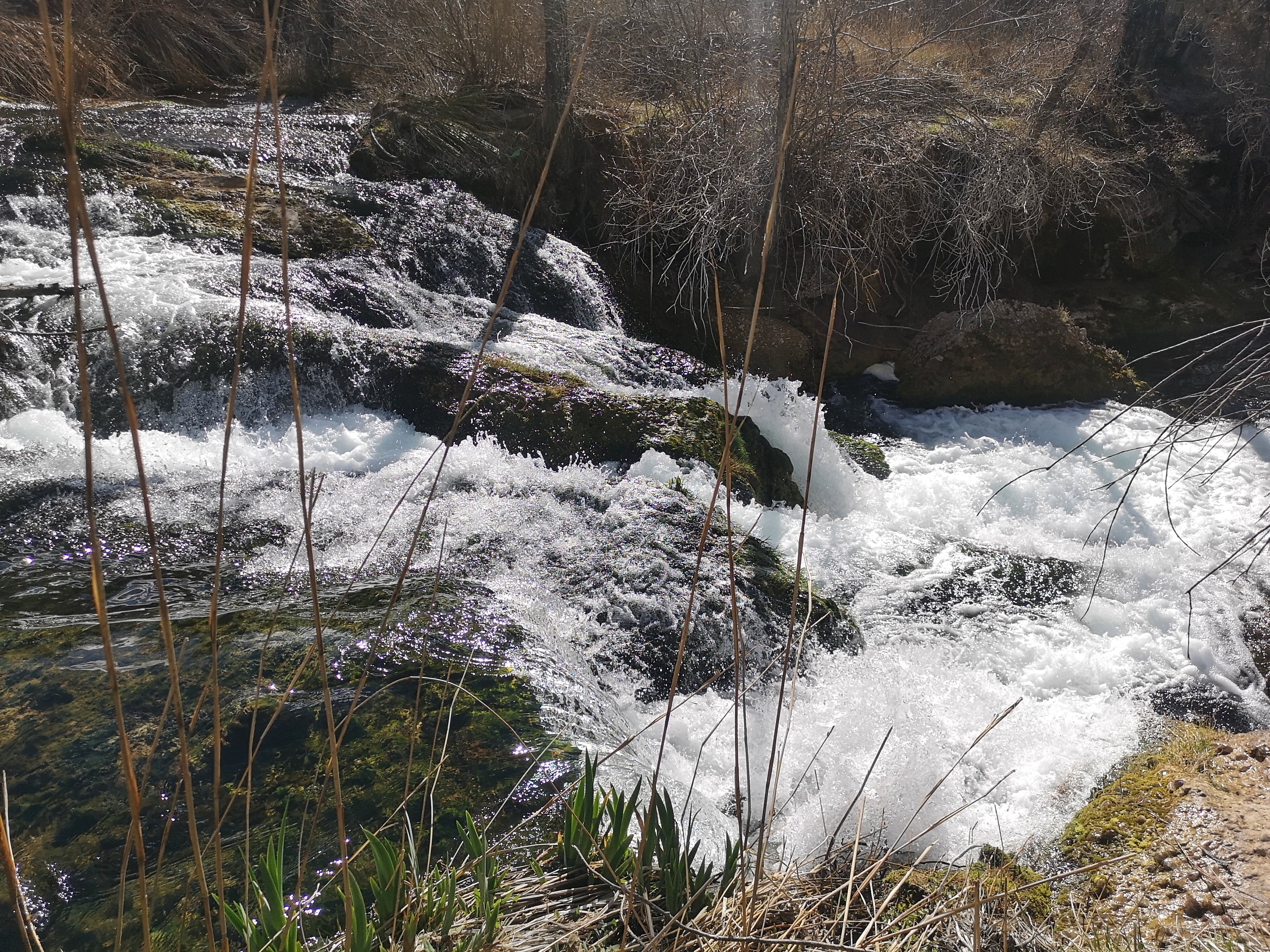 El río Cabriel nos acompaña durante toda la ruta.