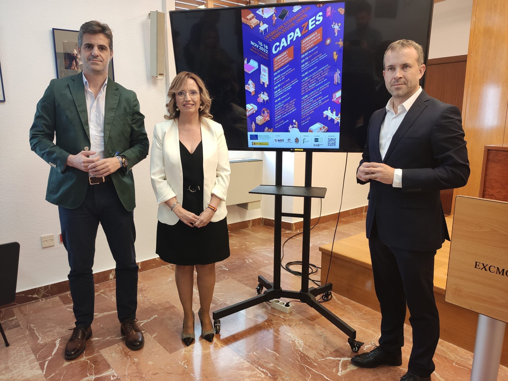 El diputado Luis Miguel Carmona, la presidenta de IMEFE Maria del Carmen Angulo y el alcalde de Jaén Julio Millán