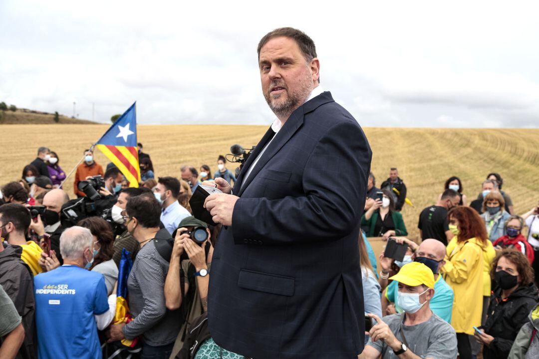El Presidente de ERC, Oriol Junqueras, tras salir de la prisión de Lledoners.