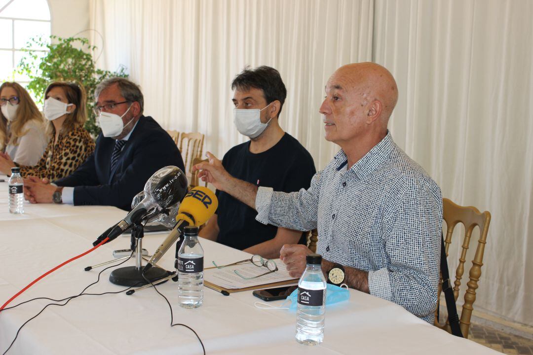 Rueda de prensa de la Plataforma de Familiares de Afectados de las Residencias de DomusVi Alcoy y Cocentaina en su presentación