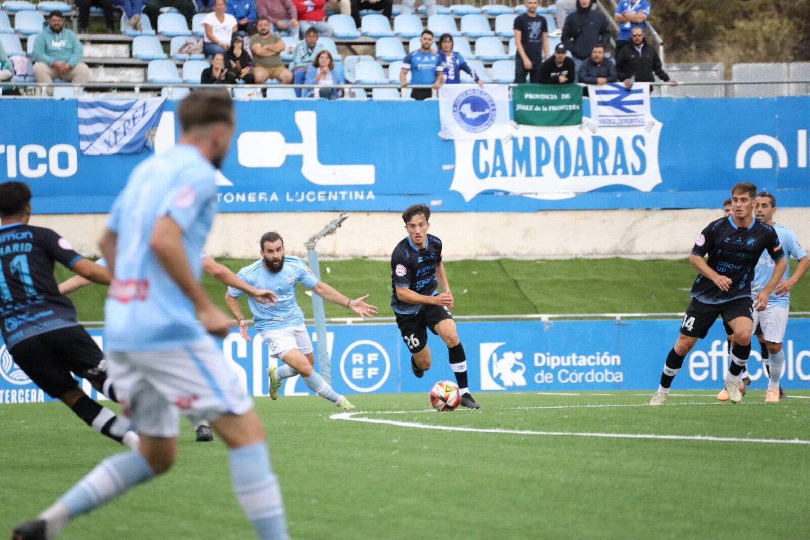 Momento del partido entre el Ciudad de Lucena y el Xerez DFC