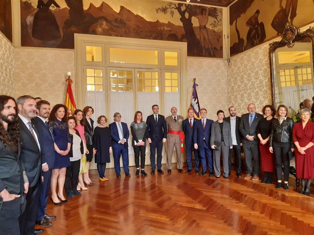 Autoridades de Balears en el Parlament