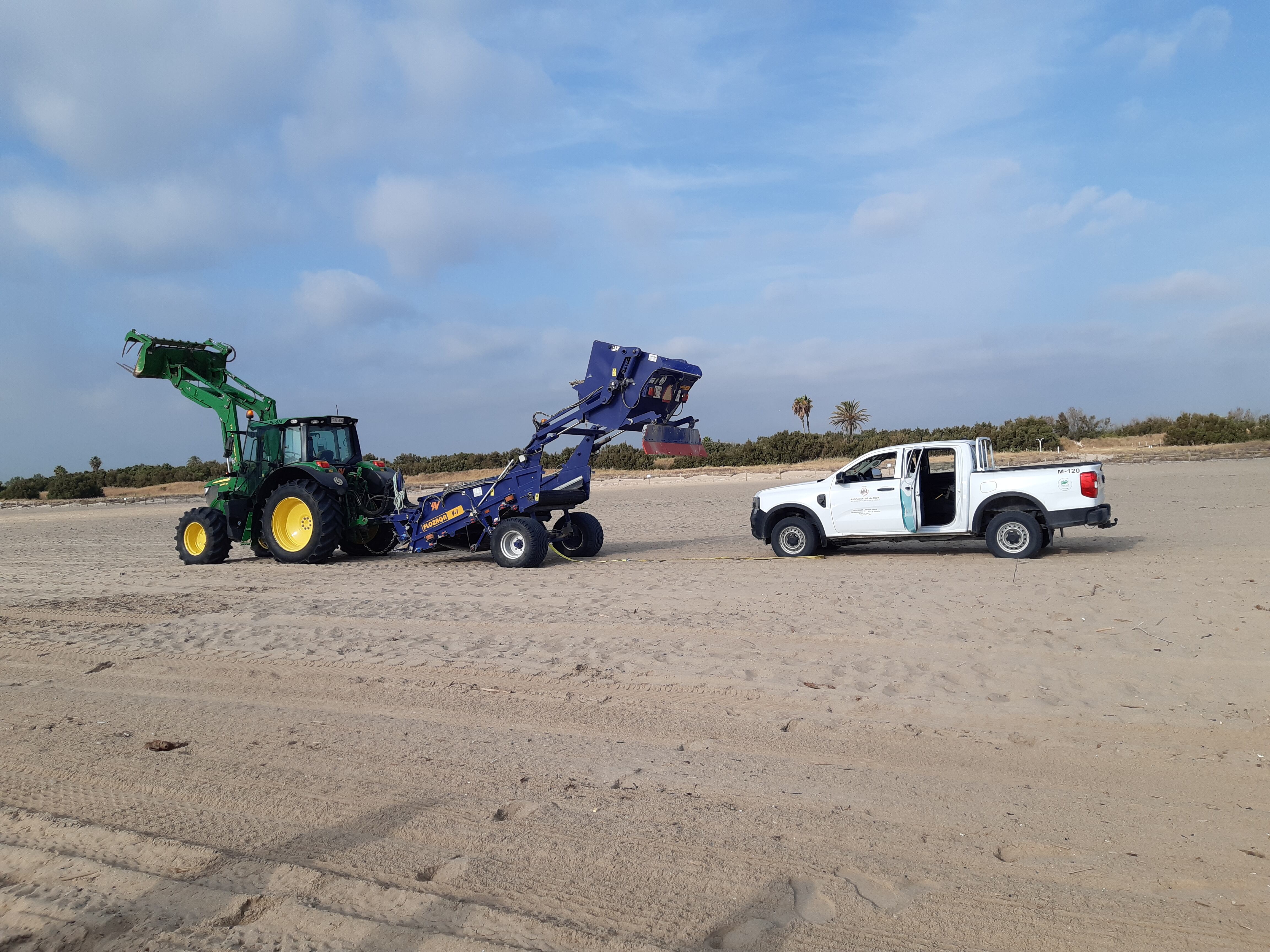 Limpieza de las playas del sur de València