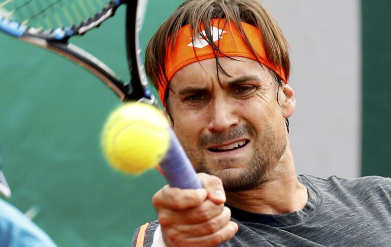 Ferrer golpea una derecha en Roland Garros