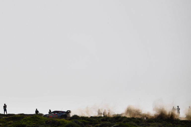 Varios espectadores, en un rally