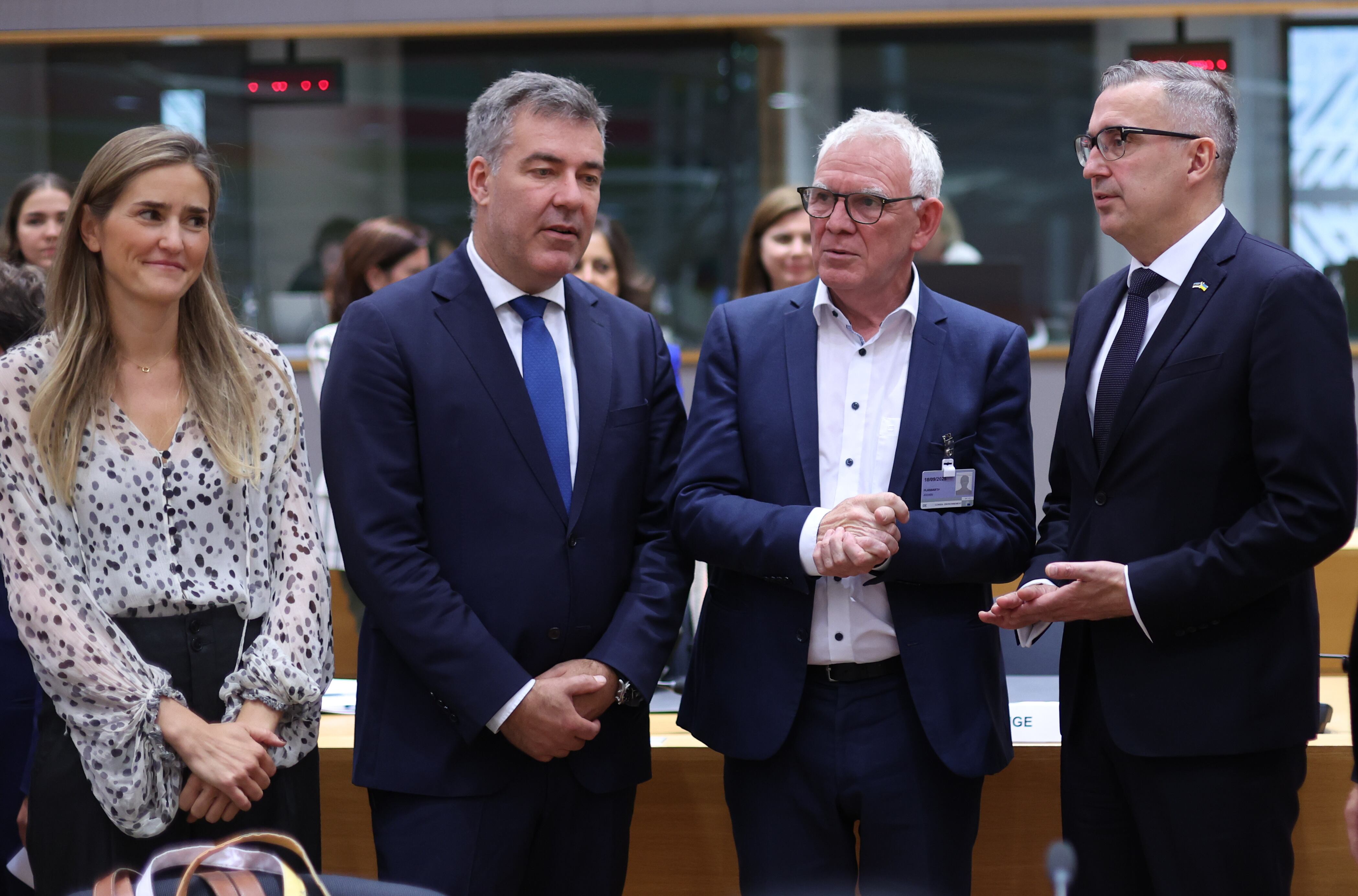 La ministra española de Transición Ecológica y Reto Demográfico, Sara Aagesen; el ministro danés de Clima y Energía, Lars Aagaard; el secretario de Estado alemán del Ministerio de Medio Ambiente, Acción por el Clima, Conservación de la Naturaleza y Seguridad Nuclear, Jochen Flasbarth; y el ministro estonio de Energía y Medio Ambiente, Andrés Sutt, asisten al Consejo Europeo de Ministros de Medio Ambiente en Bruselas (ARCHIVO)
