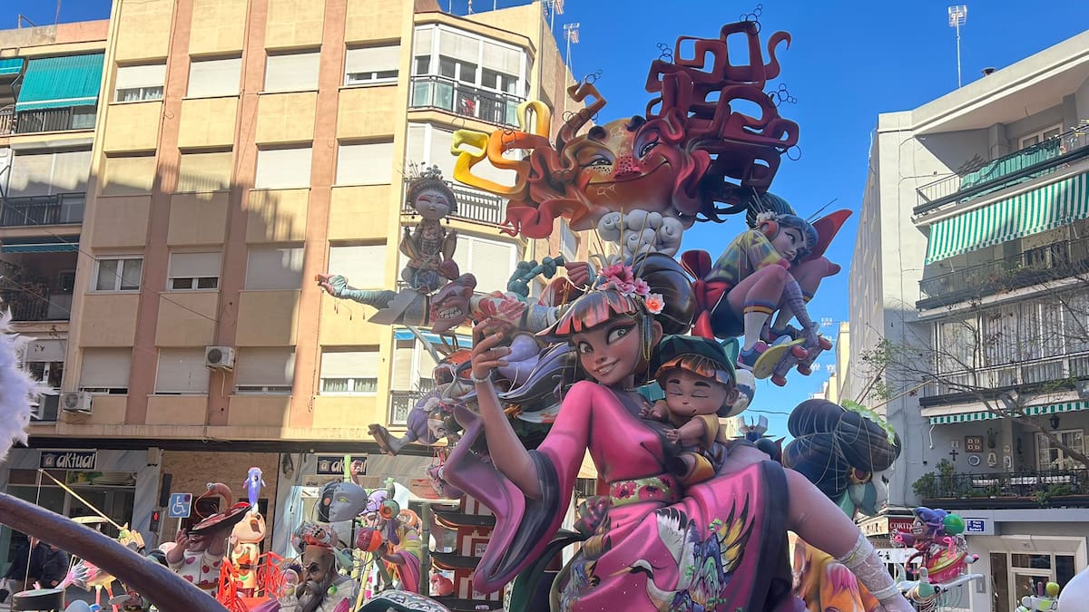 Daños en un ninot de Murta-Maravall