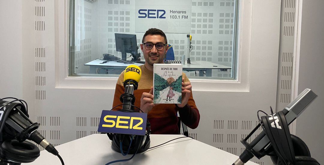 Alejandro Sotodosos en los estudios de SER Henares. 