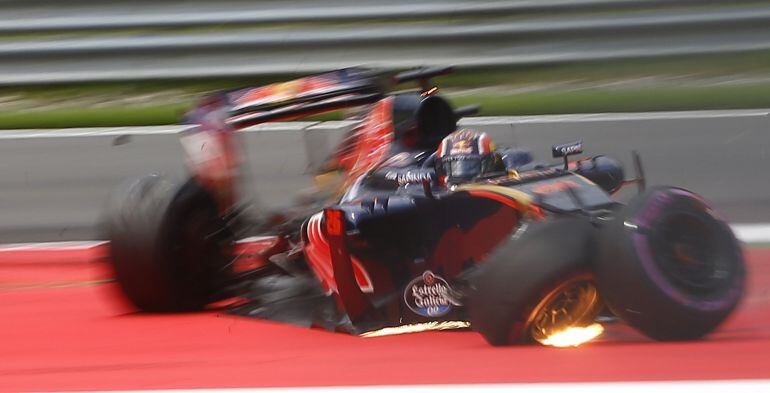 Daniil Kvyat, en el momento en el que ha perdido el control de su monoplaza.