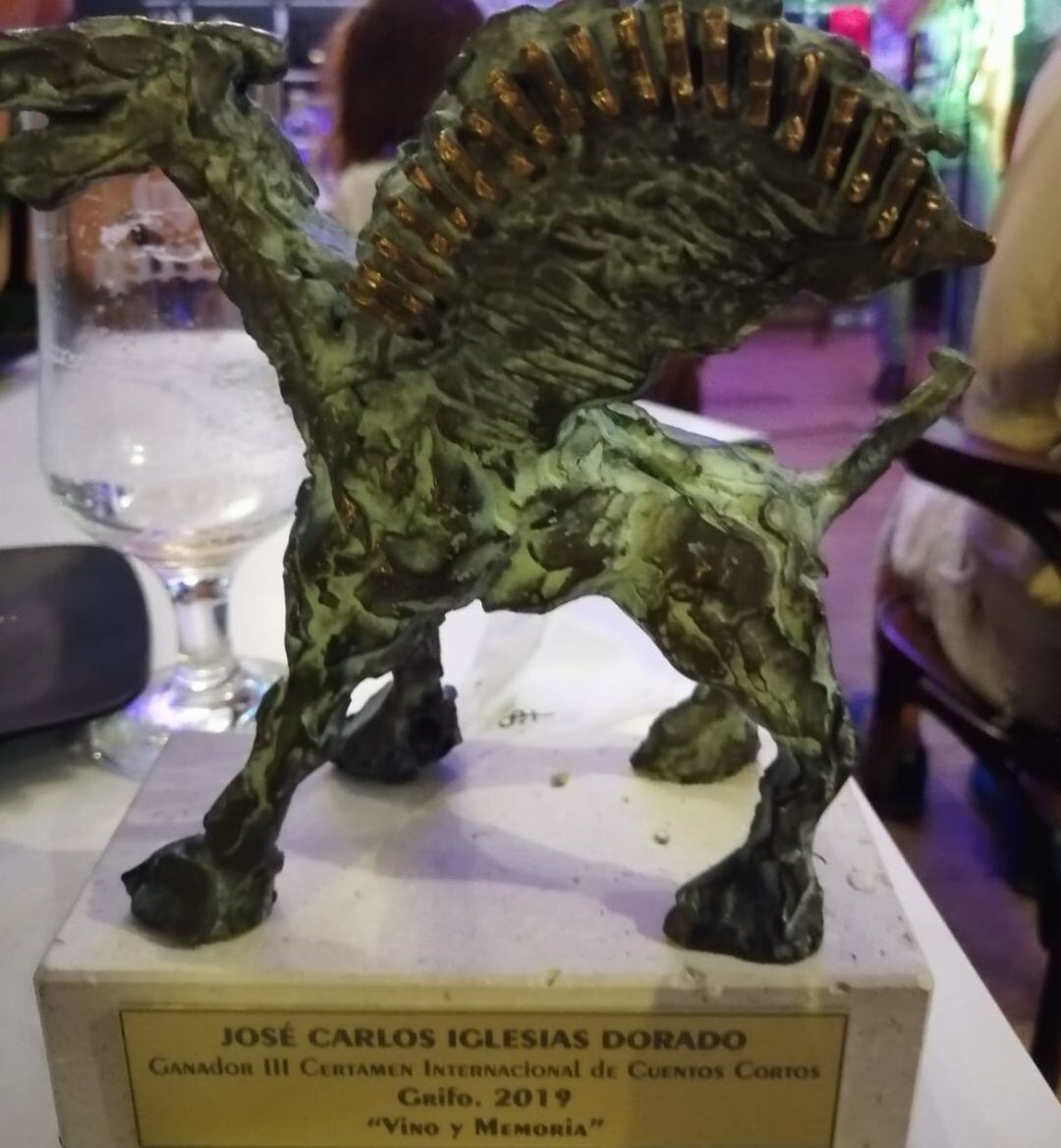 Escultura conmemorativa del certamen para el ganador