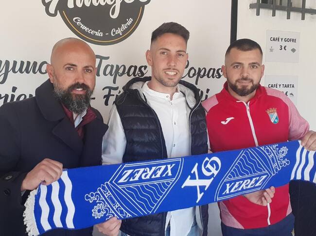 Borja Pimentel durante su presentación como nuevo jugador del Xerez CD