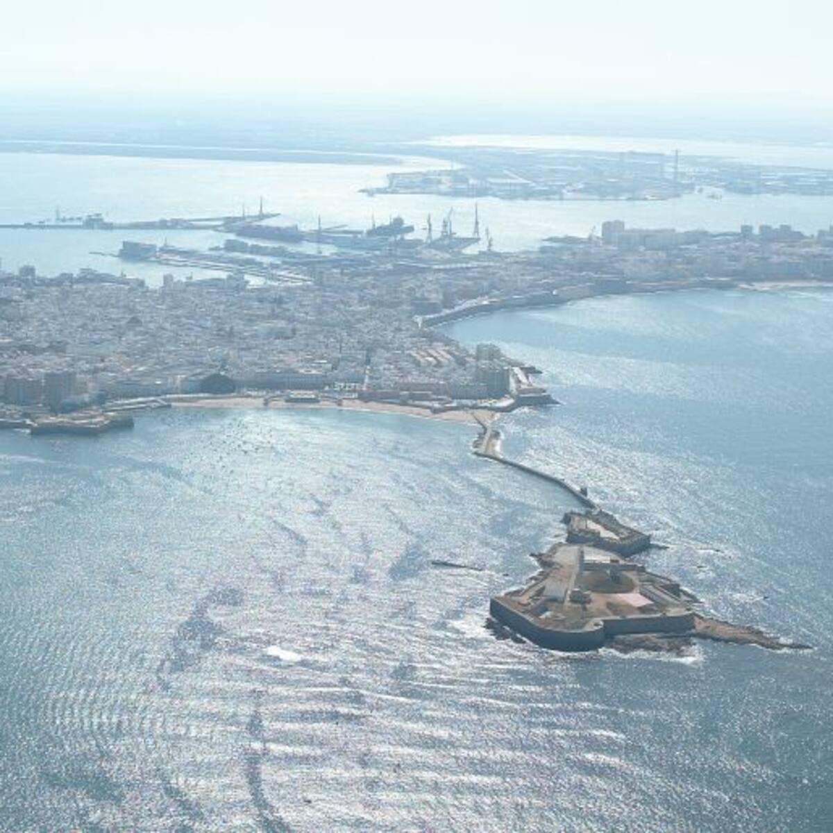 Tres detenidos por expoliar yacimientos de arqueología en Cádiz