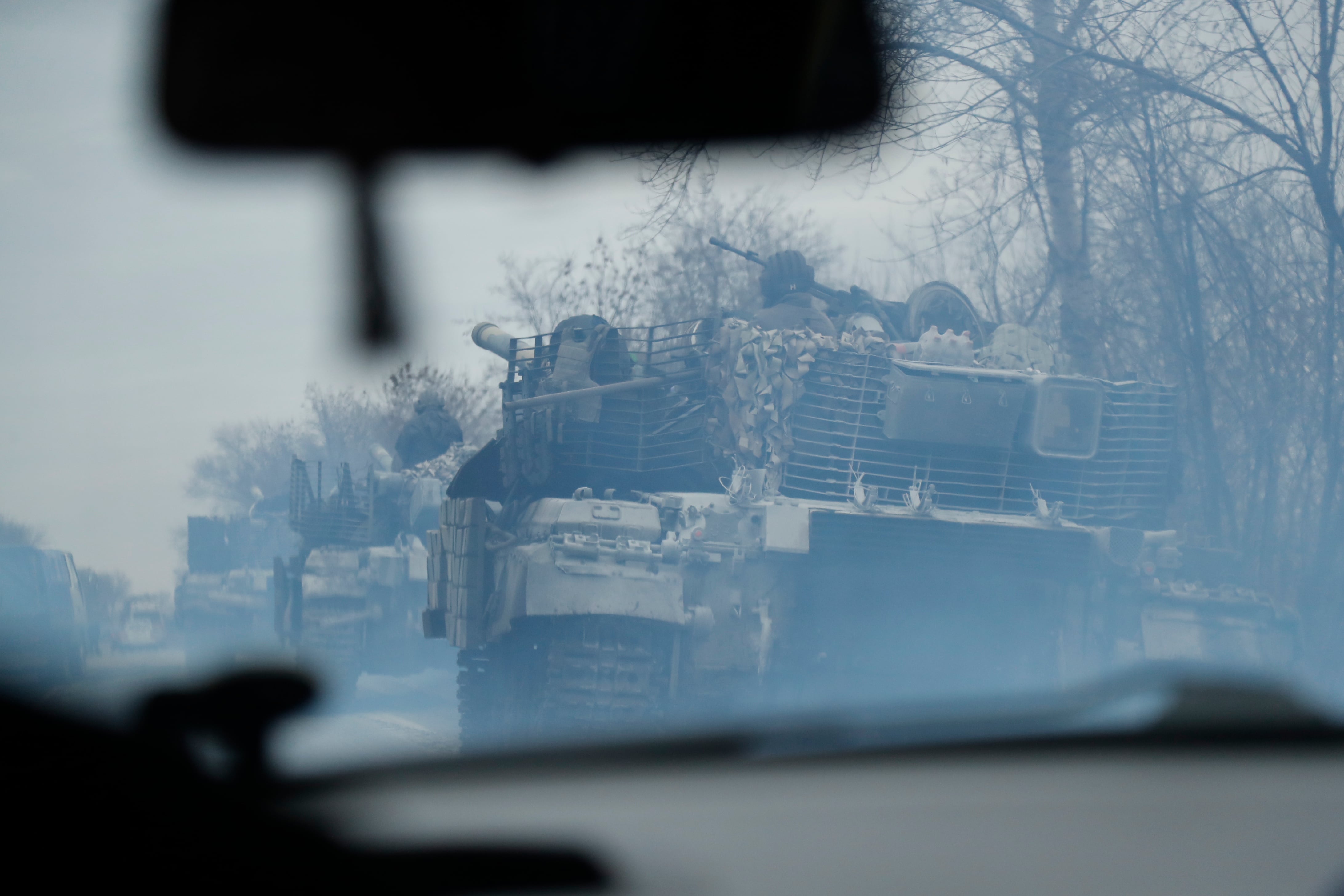 Tanques ucranianos desplazándose cerca de la ciudad del  Severodonetsk, al este de Ucrania