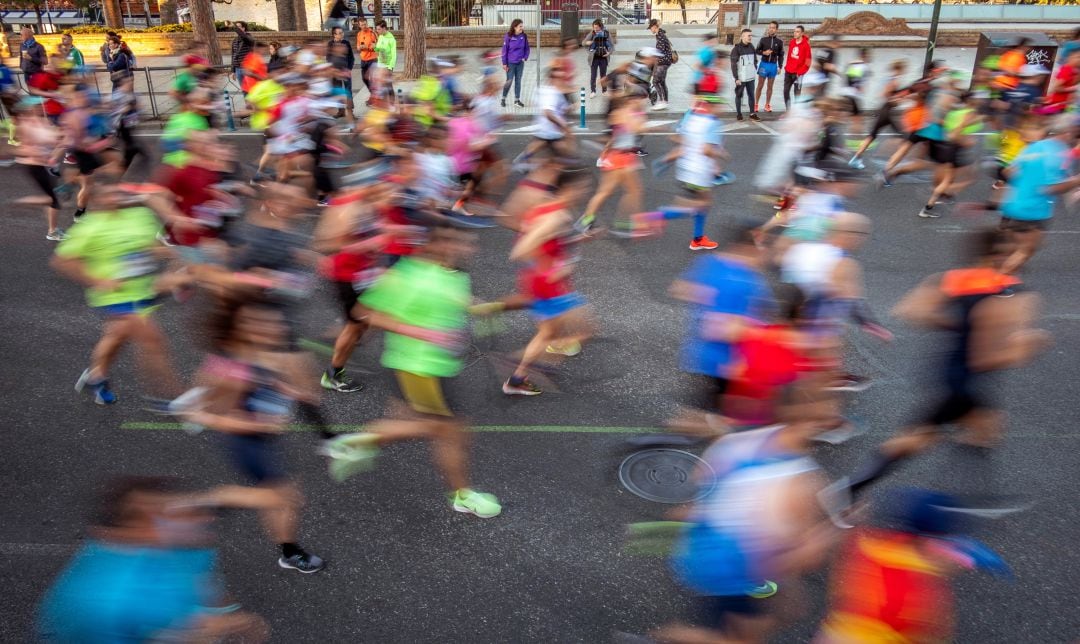 Corredores durante la maratón de Sevilla