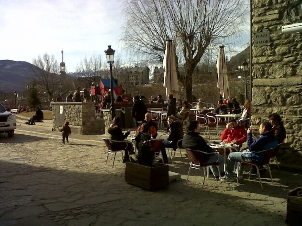 Ayuntamiento de Benasque y ATEVB firman un convenio de promoción turística