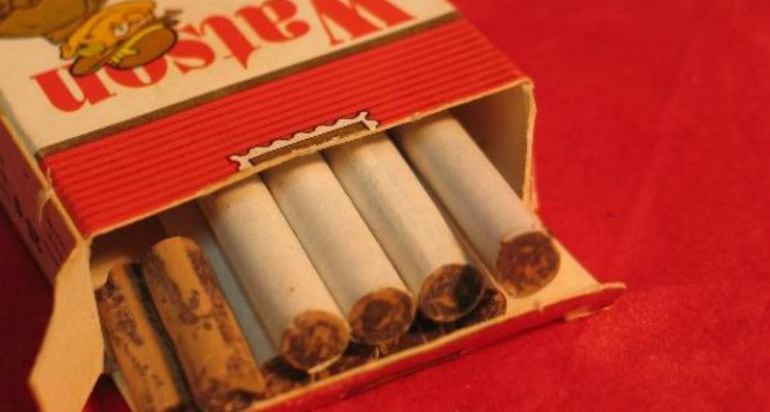 Imagen de un paquete de cigarrillos de chocolate, un artículo habitual en los quioscos hasta hace no mucho