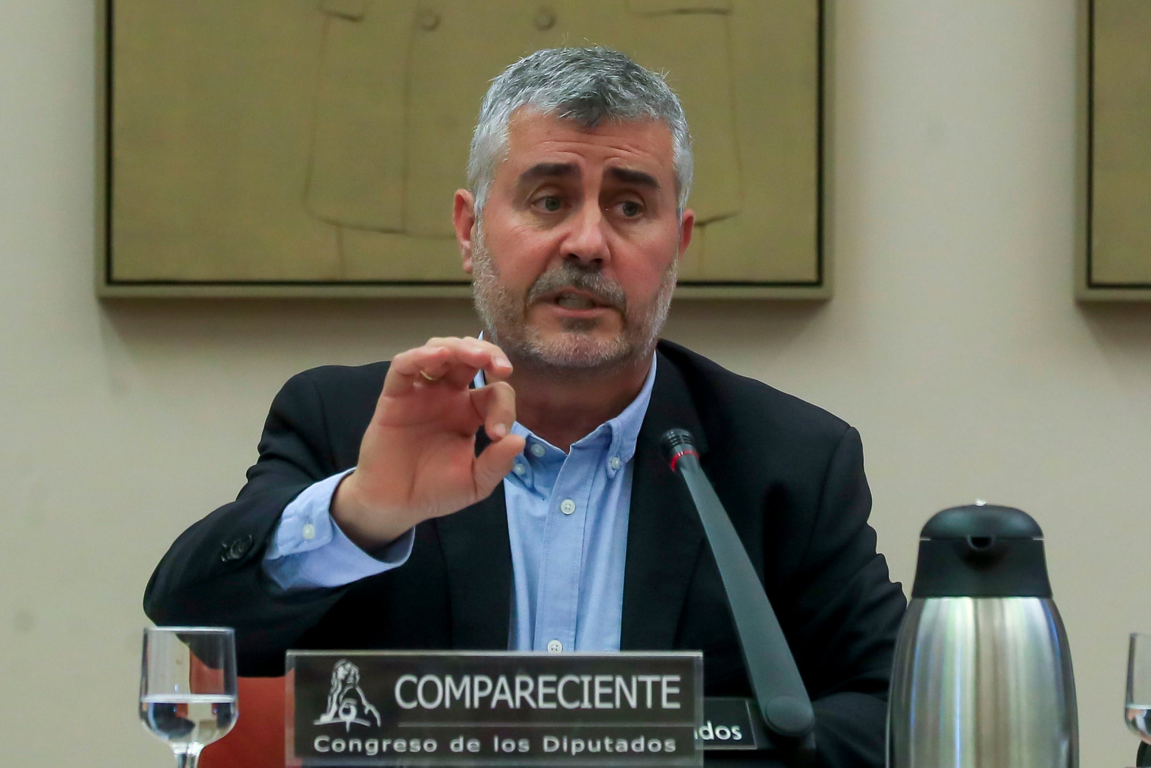 El periodista Miguel Ángel Oliver comparece ante la Comisión Constitucional del Congreso