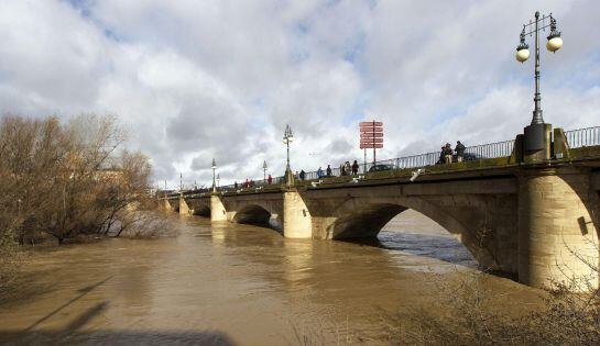 FOTOGALERÍA | El Ebro, desborado a su paso por Logroño.