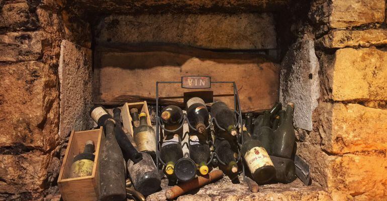 Muestra de botellas de vino antiguas