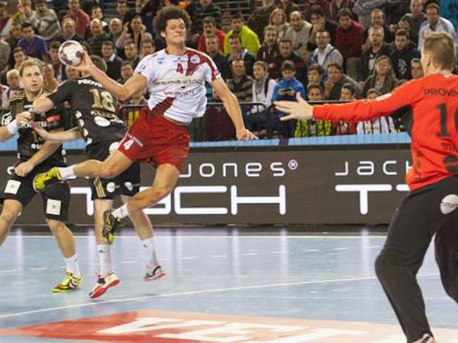 El jugador brasileño, Thiagus Petrus, en un partido de competición europea en las filas del Ciudad de Logroño.
