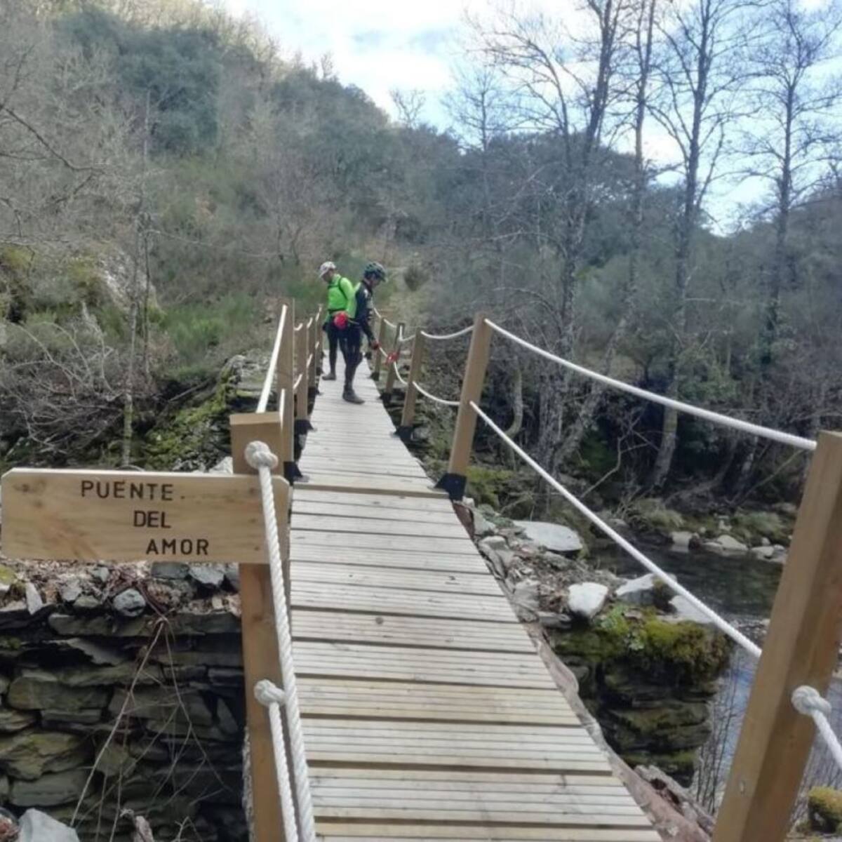 Una ruta de montaña que combina deporte y 'amor' en los Ancares