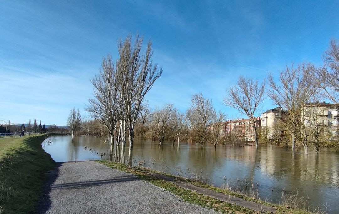 El barrio de Abetxuko en Vitoria se recupera del temporal