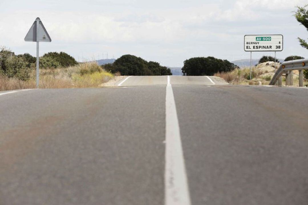 Uno de los problemas de la carretera es que tiene numerosos cambios de rasante