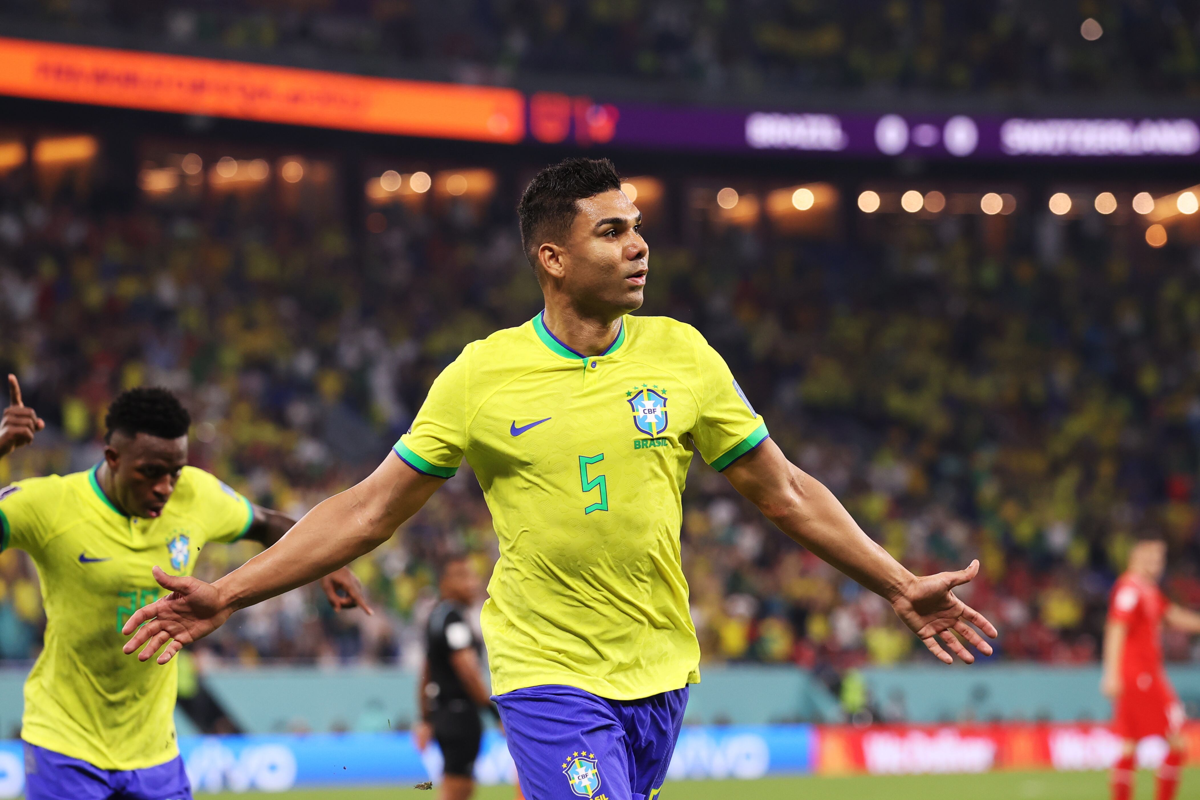 Casemiro celebrando su gol ante Suiza