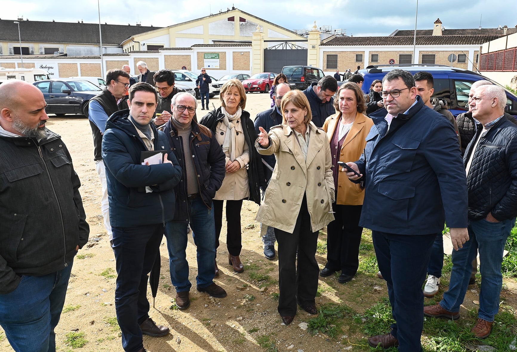 La alcaldesa durante su visita a Jardines del Tempul