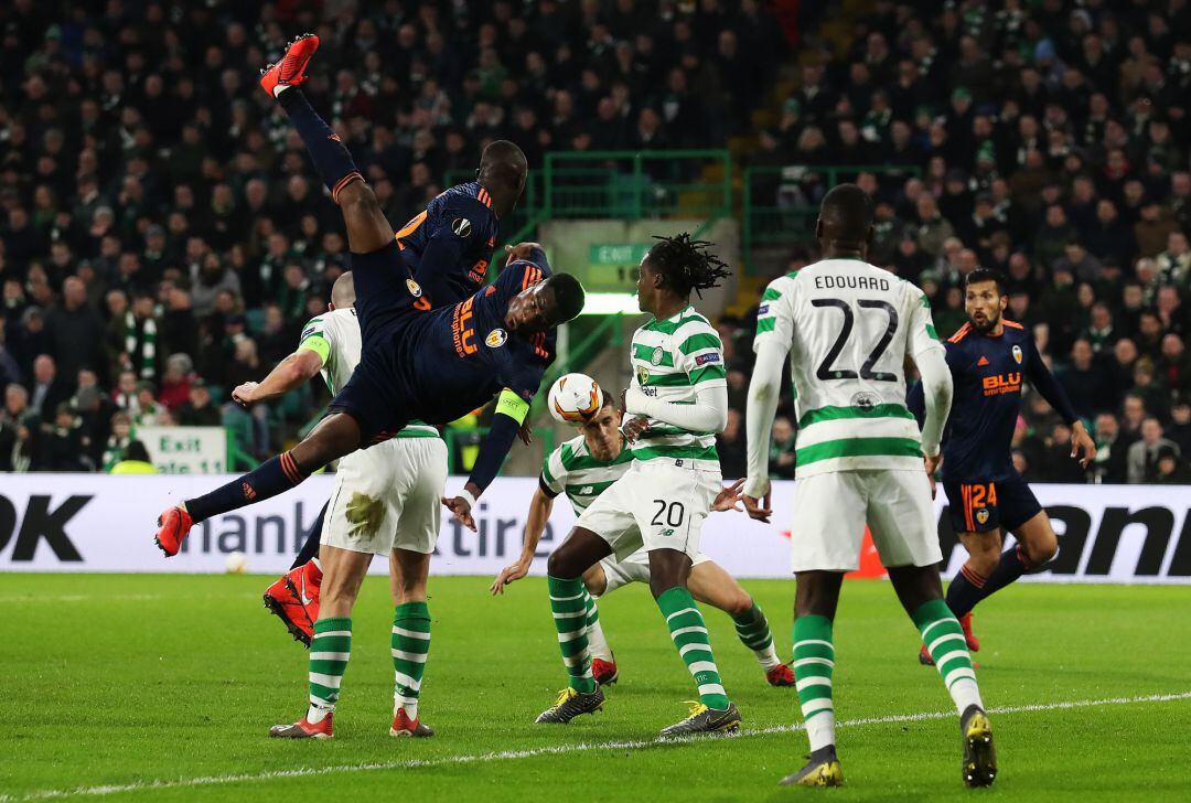 Geoffrey Kondogbia of Valencia CF  heads at goal during the UEFA Europa League Round of 32 First Leg match between Celtic and Valencia at Celtic Park on February 14, 2019 in Glasgow, Scotland, United Kingdom. 