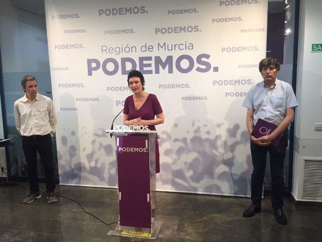 María Marín, Rafael Esteban y Antonio Urbina, en rueda de prensa para presentar las enmiendas &#039;moradas&#039; a la Ley de protección del Mar Menor