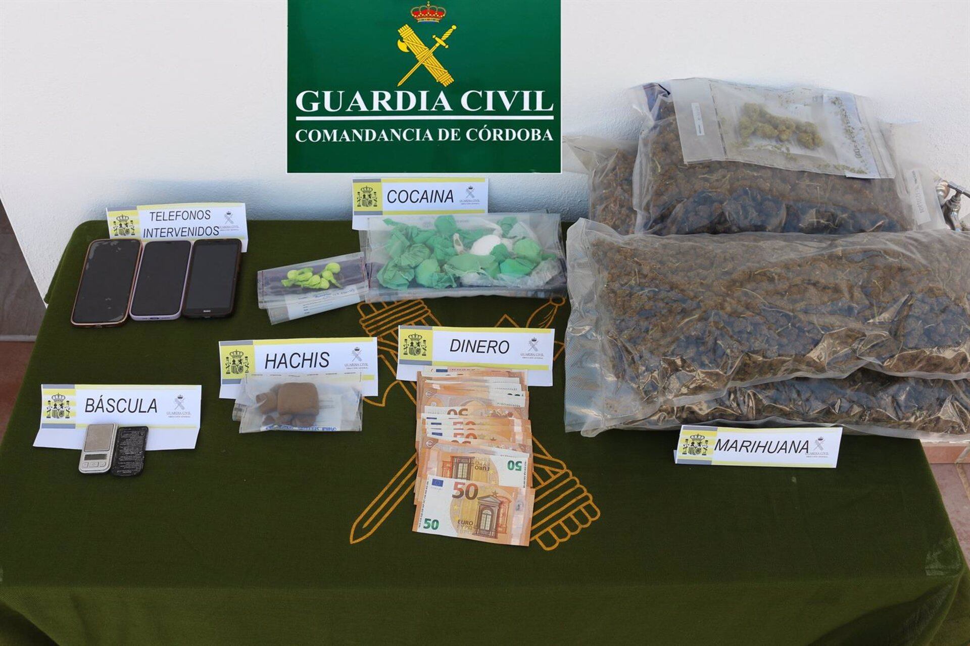 Incautación de la Guardia Civil de Córdoba al desarticular una red dedicada al tráfico de drogas