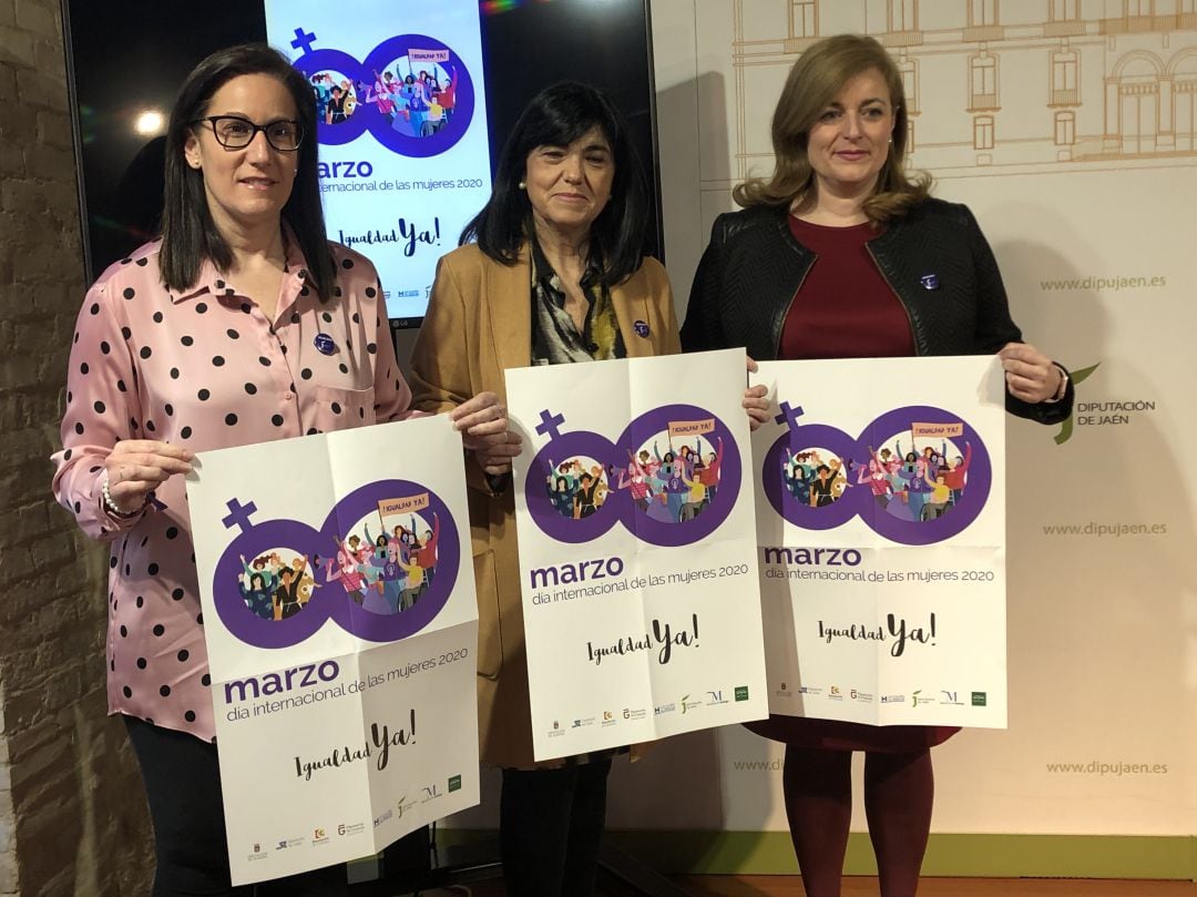 Las diputadas Francisca Molina, Francisca Medina y Pilar Lara.