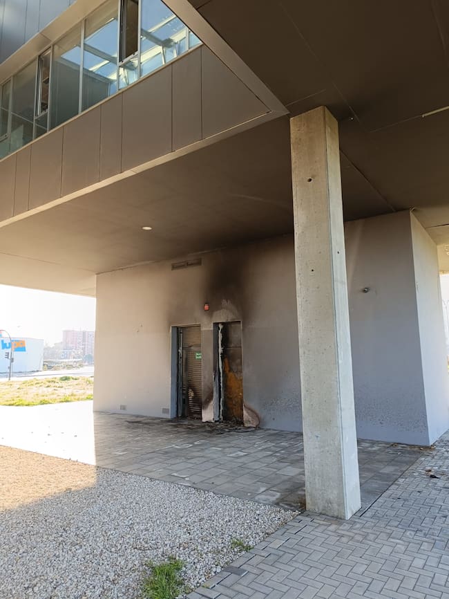 La parte incendiada coincide con las calderas y cuadros de luz