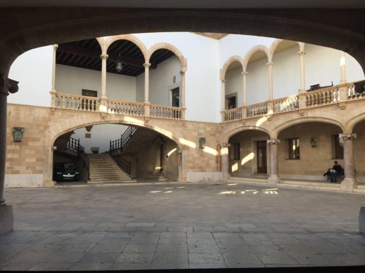 Condenado por fingir que era comercial y estafar 100.000 euros en vuelos y hoteles