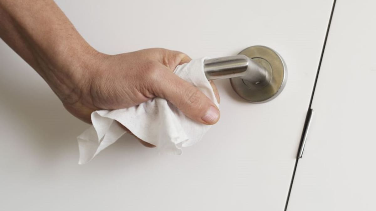 Ducharse cuarenta veces antes de salir de casa o dormir en una silla: Así se vive con TOC